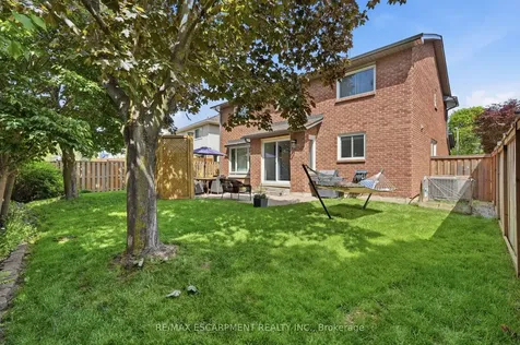 2418 Butternut Crescent Burlington ON L7M 3L3