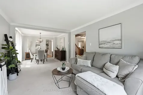 2418 Butternut Crescent Burlington ON L7M 3L3