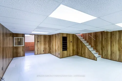 840 Messenger Meadow Drive Mississauga ON L5C 3T2