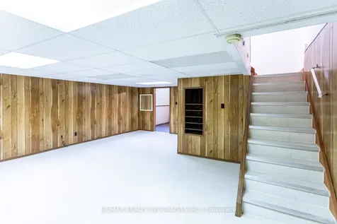 840 Messenger Meadow Drive Mississauga ON L5C 3T2