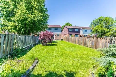 840 Messenger Meadow Drive Mississauga ON L5C 3T2