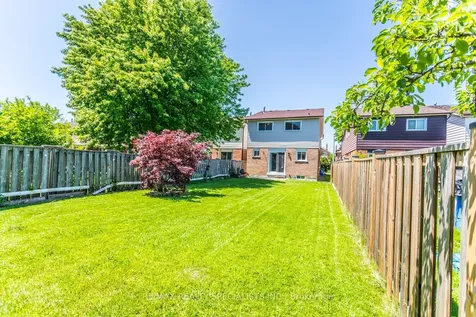 840 Messenger Meadow Drive Mississauga ON L5C 3T2