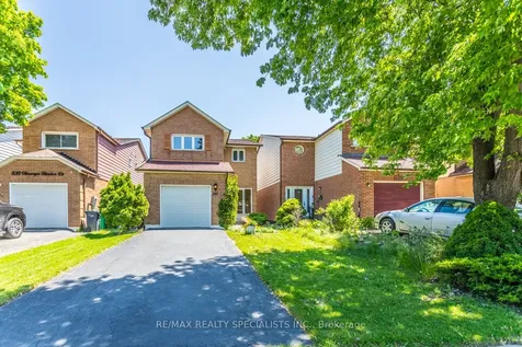 840 Messenger Meadow Drive Mississauga ON L5C 3T2