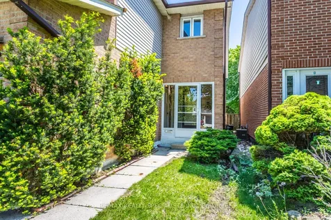 840 Messenger Meadow Drive Mississauga ON L5C 3T2