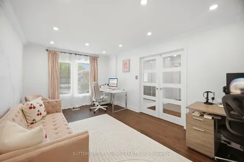 4127 Colonial Drive Mississauga ON L5L 4E8