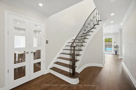 4127 Colonial Drive Mississauga ON L5L 4E8