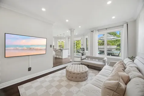 4127 Colonial Drive Mississauga ON L5L 4E8