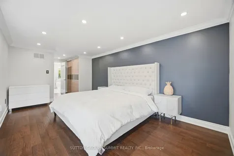 4127 Colonial Drive Mississauga ON L5L 4E8