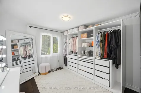 4127 Colonial Drive Mississauga ON L5L 4E8