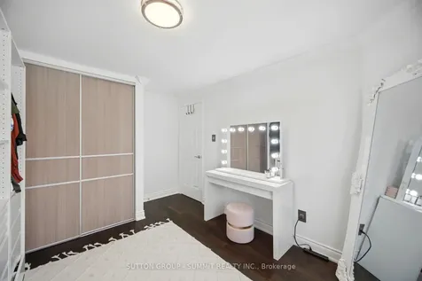 4127 Colonial Drive Mississauga ON L5L 4E8