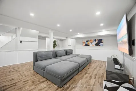 4127 Colonial Drive Mississauga ON L5L 4E8