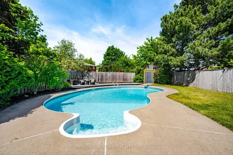 4127 Colonial Drive Mississauga ON L5L 4E8