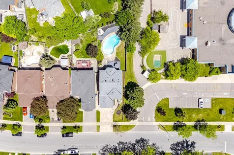 4127 Colonial Drive Mississauga ON L5L 4E8