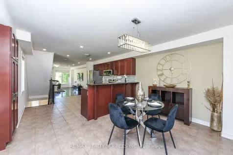 15 Peach Drive S Brampton ON L6R 0W5
