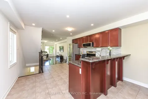 15 Peach Drive S Brampton ON L6R 0W5
