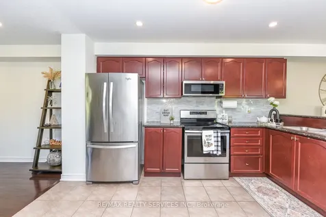 15 Peach Drive S Brampton ON L6R 0W5