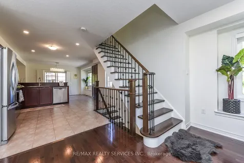 15 Peach Drive S Brampton ON L6R 0W5