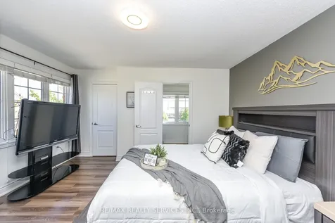 15 Peach Drive S Brampton ON L6R 0W5