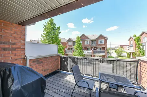 15 Peach Drive S Brampton ON L6R 0W5