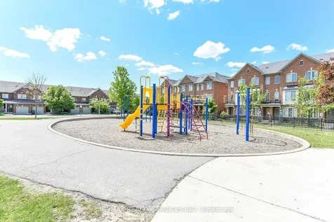 15 Peach Drive S Brampton ON L6R 0W5
