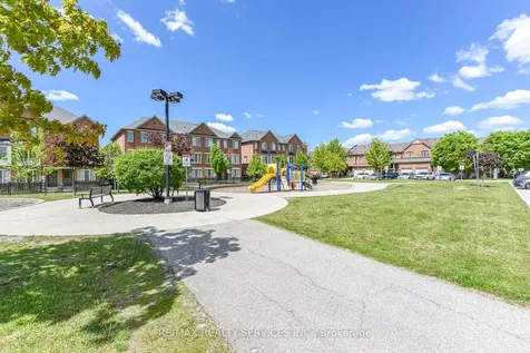 15 Peach Drive S Brampton ON L6R 0W5