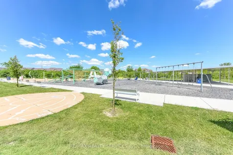 15 Peach Drive S Brampton ON L6R 0W5
