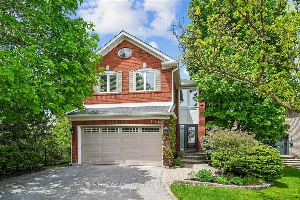 1053 Old Oak Drive Oakville ON L6M 3K5