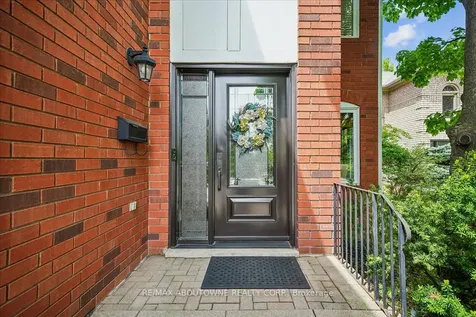 1053 Old Oak Drive Oakville ON L6M 3K5