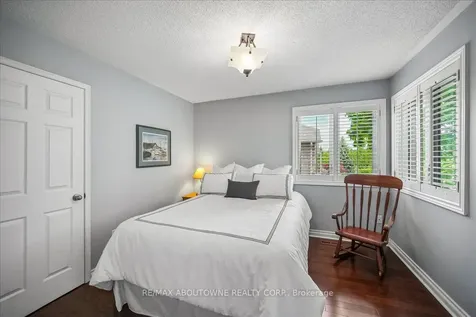 1053 Old Oak Drive Oakville ON L6M 3K5