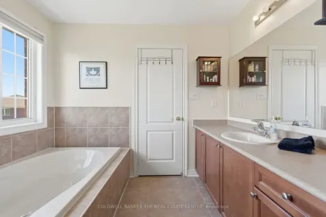 11 Crannyfield Drive Brampton ON L7A 3X1