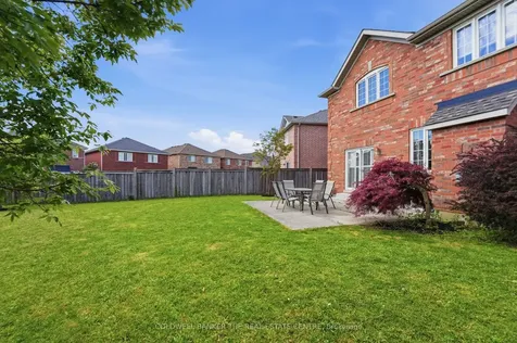 11 Crannyfield Drive Brampton ON L7A 3X1