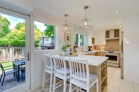 165 Arichat Road Oakville ON L6J 5N5