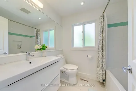 165 Arichat Road Oakville ON L6J 5N5