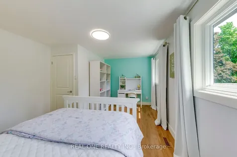 165 Arichat Road Oakville ON L6J 5N5