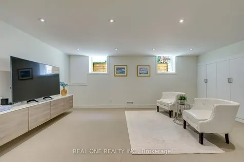 165 Arichat Road Oakville ON L6J 5N5