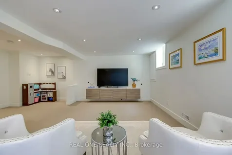 165 Arichat Road Oakville ON L6J 5N5