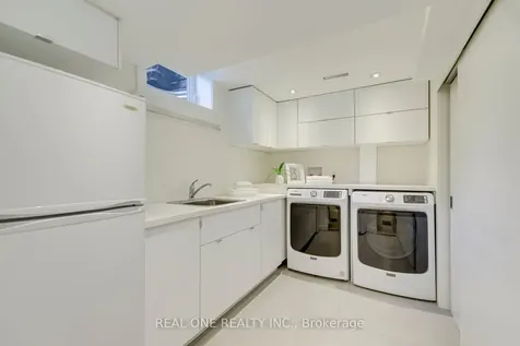 165 Arichat Road Oakville ON L6J 5N5