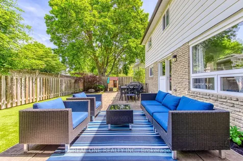 165 Arichat Road Oakville ON L6J 5N5