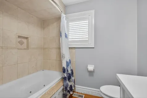 72 Ravenscliffe Court Brampton ON L6X 4N9