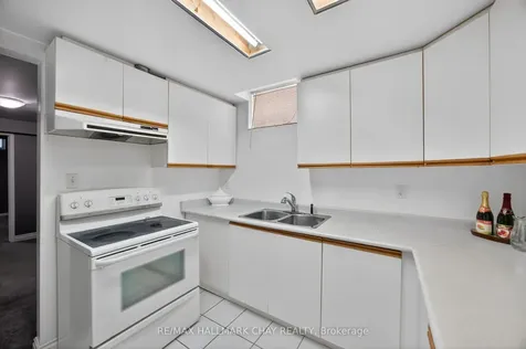 72 Ravenscliffe Court Brampton ON L6X 4N9