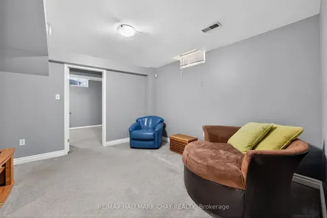 72 Ravenscliffe Court Brampton ON L6X 4N9