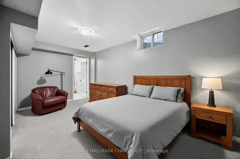 72 Ravenscliffe Court Brampton ON L6X 4N9