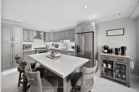 72 Ravenscliffe Court Brampton ON L6X 4N9