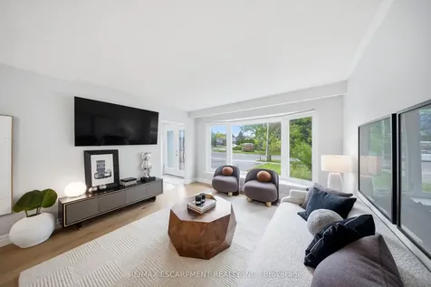 1251 Fairdale Drive Mississauga ON L5C 1K3