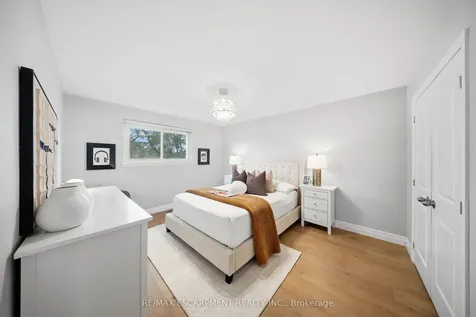 1251 Fairdale Drive Mississauga ON L5C 1K3