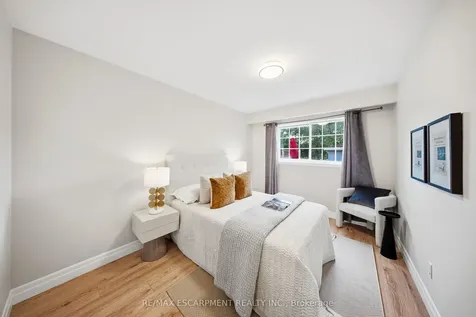 1251 Fairdale Drive Mississauga ON L5C 1K3