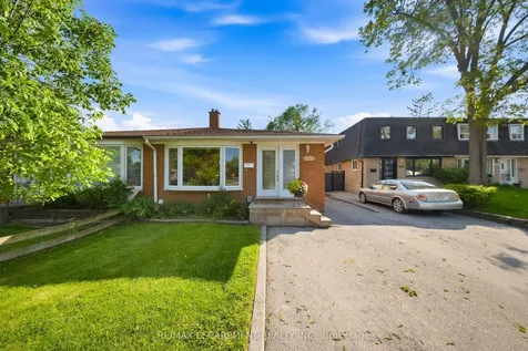 1251 Fairdale Drive Mississauga ON L5C 1K3