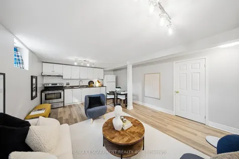 1251 Fairdale Drive Mississauga ON L5C 1K3