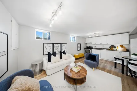 1251 Fairdale Drive Mississauga ON L5C 1K3
