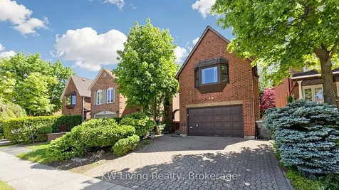 4251 Lastrada Heights Mississauga ON L5C 3V1